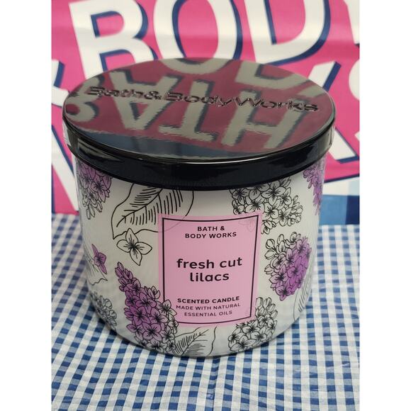 BBW Fresh Cut Lilacs Large 3 Wick Candle Spring Home Fragrance Decor - Picture 1 of 2